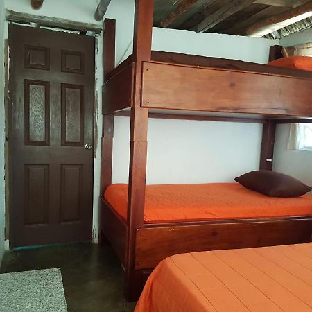 Mi Casa En La Playa Bed & Breakfast Escuintla Exterior photo